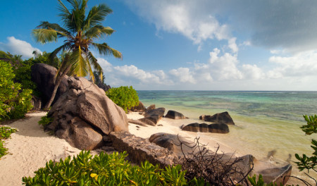 Vackra Anse Union strand, La Digue Seychellerna