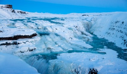Gullfoss, stort vattenfall på Island Gullfoss, stort vattenfall på Island