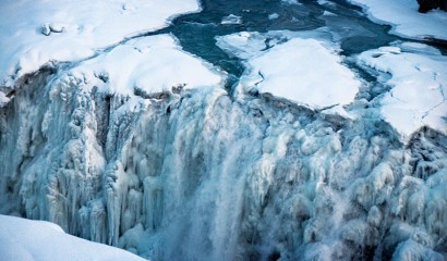 Gullfoss, fruset vattenfall på Island Gullfoss, fruset vattenfall på Island