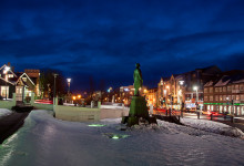 Vinterkväll i centrala Reykjavik, Island