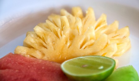 Frukttallrik till frukost på Waka Maya, Sanur Bali