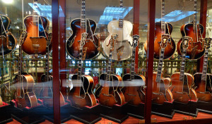 D’Angelico gitarrer på Rudys Music i SoHo New York