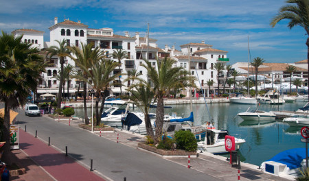 Småbåtshamnen Puerto de La Duquesa