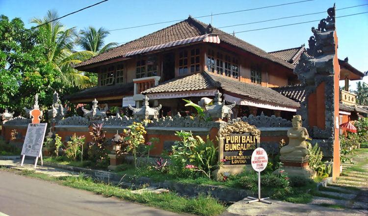 Puri Bali Bungalows i Lovina, Bali