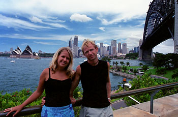 Anki & Lasse på andra sidan bron