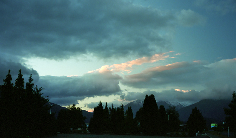 Vacker morgonvy på väg till Milford Sound