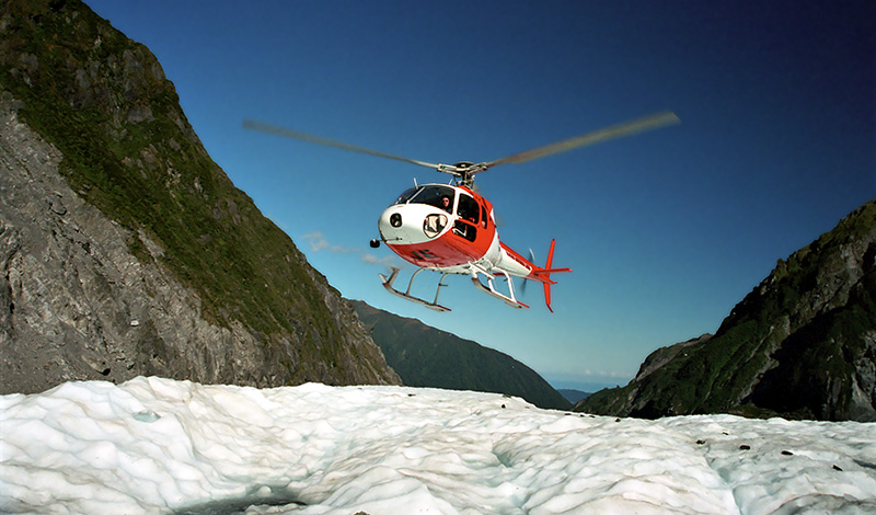 Helikoptern lämnar Fox Glaciär