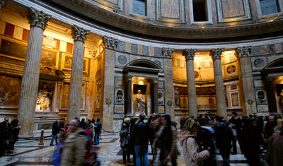 Inne i Pantheon