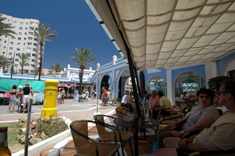 Servering i Esteponas hamn