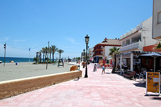 Sabenillas strandpromenad