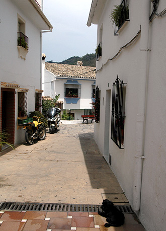 Typisk gata i Benahavis