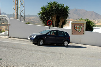 I vår hyrbil på väg från Monte Viñas