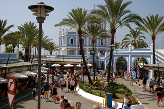 Mot marknaden i Esteponas hamn