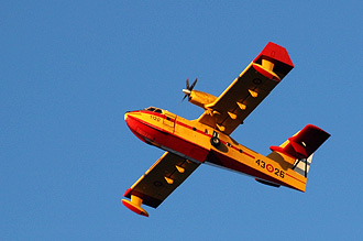 Planen som hämtade upp vatten från medelhavet flög ibland strax ovanför oss