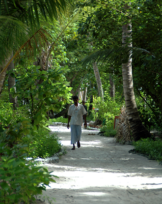 Sandgången mellan restaurangdelen och watervillas