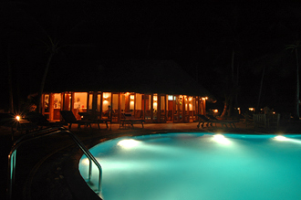 Poolbar by night