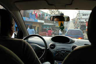 I en taxi på väg ut ur Guatemala City