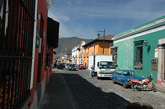 Gatan utanför caféet i Antigua