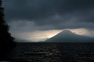 Skylt - Lomas De Tzunumá