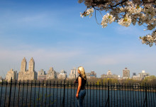 Anki en vacker vårdag i Central Park, New York