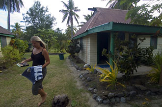 Mot hängmattan, Nabua Lodge