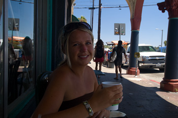 Anki på Cafe Collage, Venice beach, Los Angeles