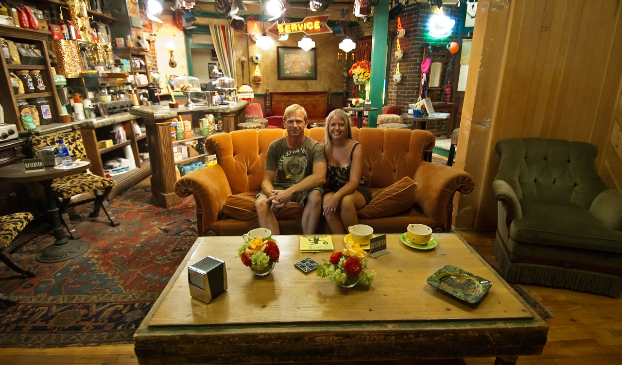 Vi i Vänner-soffan på Central Perk. Gunther verkar ha tagit ledigt. Warner Brothers VIP Tour, Los Angeles