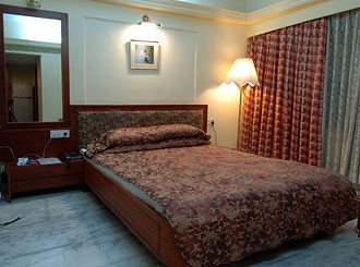 Hotel Emerald, Mumbai