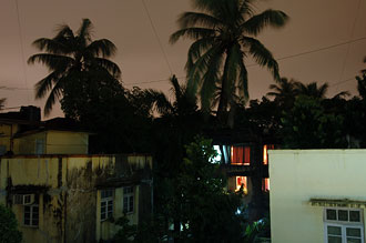 Utsikt från vårt fönster på Hotel Emerald, Mumbai