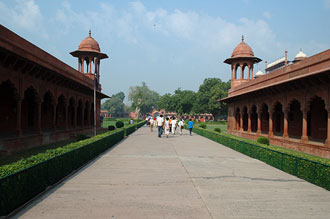 Ingång till området med Taj Mahal