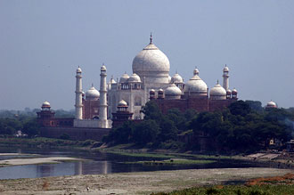 Utsikt över Taj Mahal ifrån Red Fort