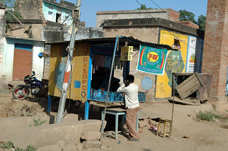 Vy ifrån bilfönstret under vår bilresa