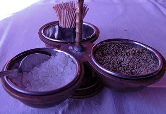 Efter lunchen får vi socker och anis