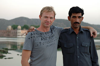 Lasse och Surrender, Jaipur