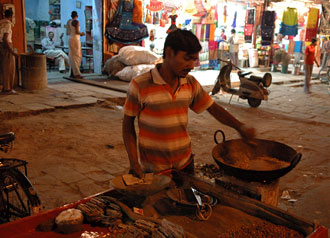 Rostade nötter till försäljning, Jaipur