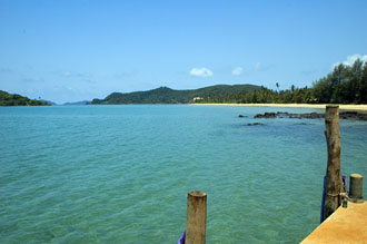 Vy ifrån bryggan vid Makathanee Resort, Koh Mak