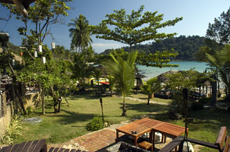Utsikt från serveringen på The Beach Natural Resort, Koh Kood