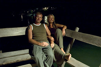 Vi njuter av lugnet ute på bryggan, The Beach Natural Resort