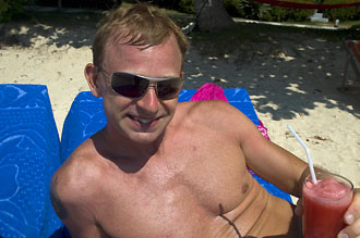 Lasse, lunch på Ao Suan yai strand, Koh Mak