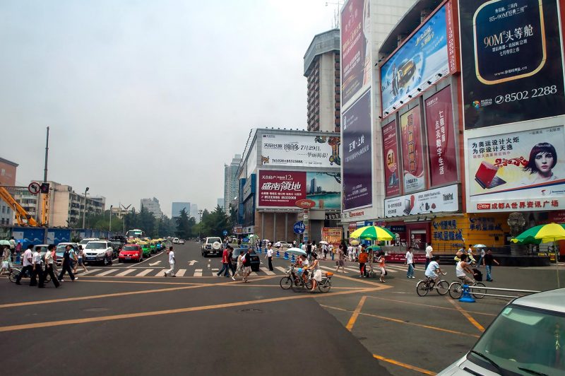 Korsning i centrala Chengdu, Kina