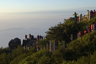 Gryning, Emei-berget
