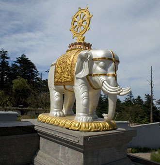 Elefantstaty, Emei-berget