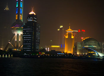 Vy ifrån båttur, Shanghai by night