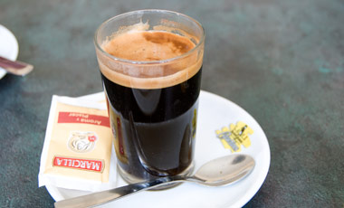 Cafe Solo på Bar Castillo i Manilva