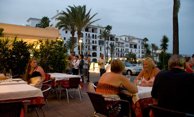 Passage to India, Puerto de la Duquesa