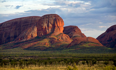 The Olgas i gryningen