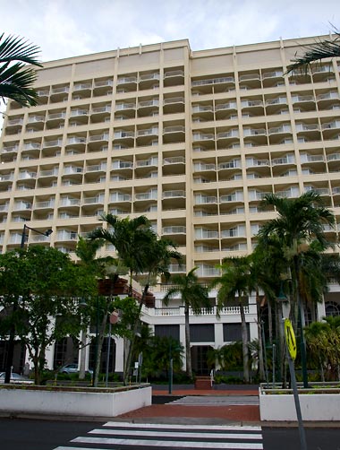 Sebel Cairns Hotel
