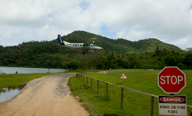 Flygplan på väg att landa, Dunk Island