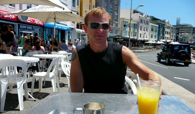 Lasse på Lamrock, frukost vid Bondi beach, Sydney