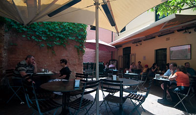 La Renaissance Café Patisserie